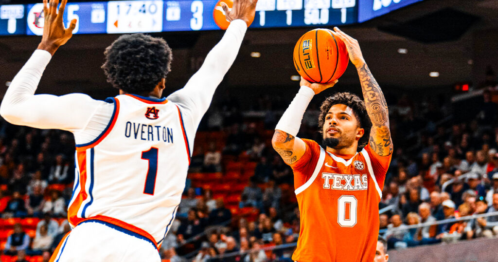 Second-half collapse spoils Texas’ strong start at Auburn
