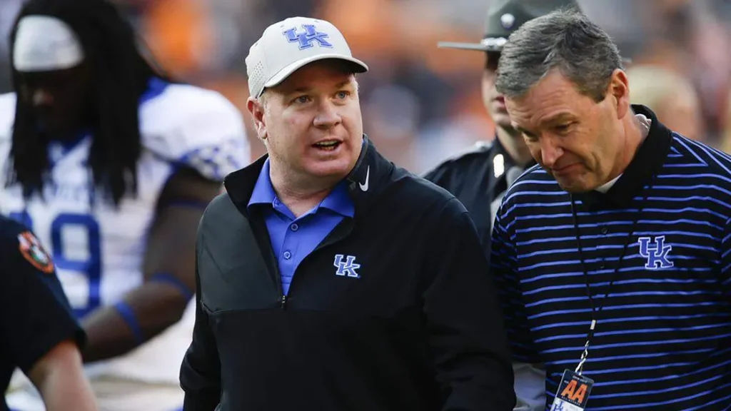 Sign of the apocalypse? Mark Stoops to Texas