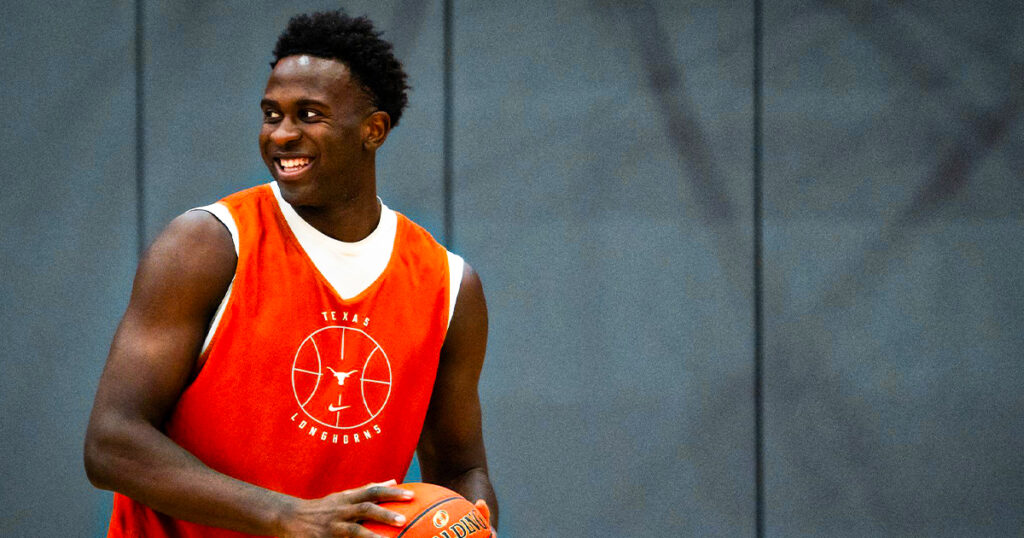 Texas forward Declan Duru enters the transfer portal
