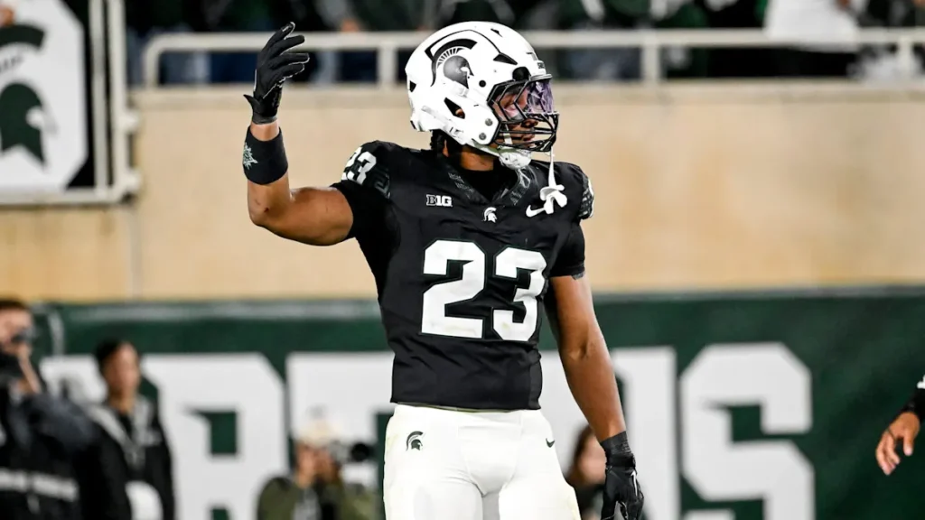 LB Darius Snow Commits to Texas