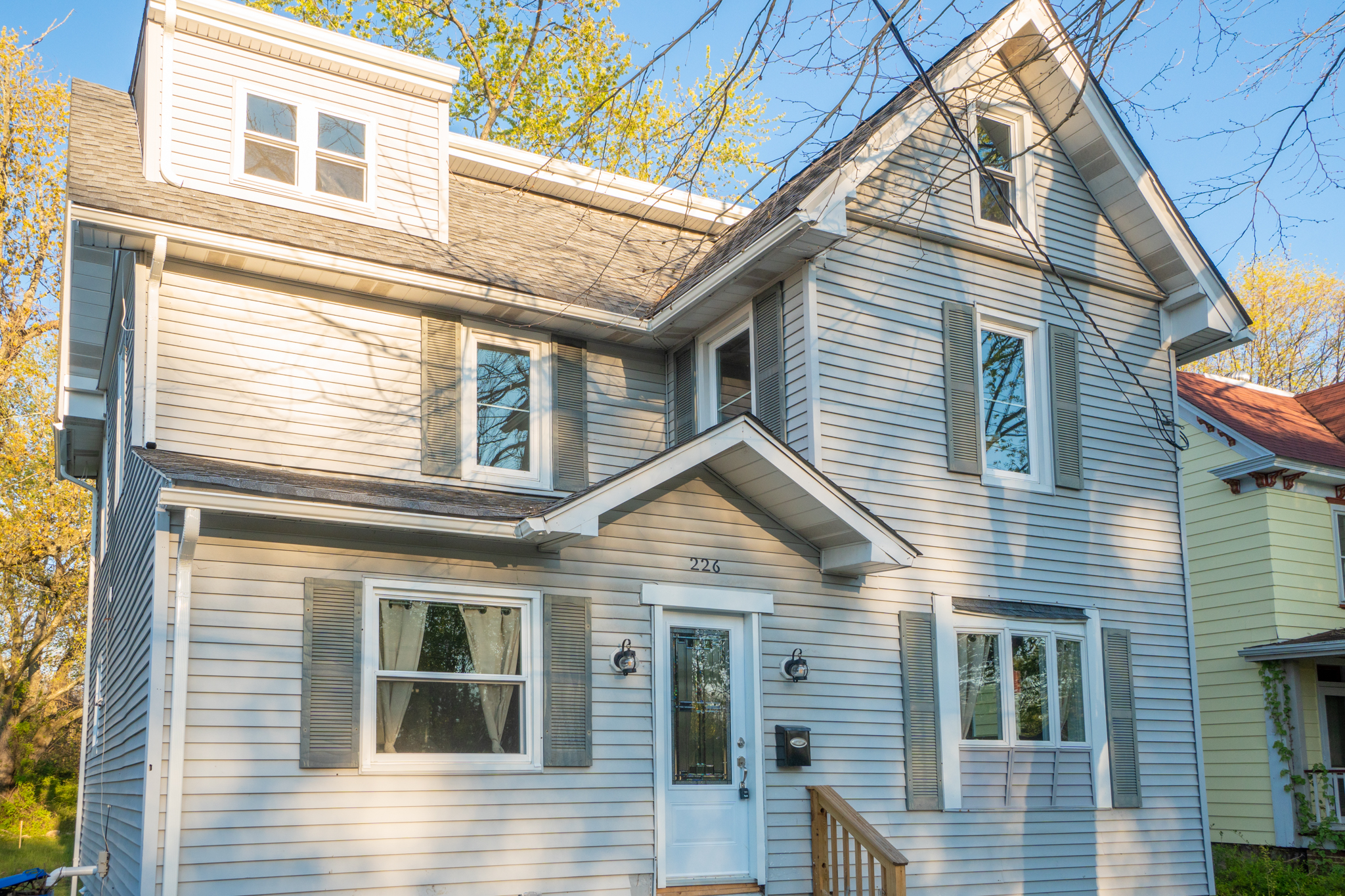 226 S Main St
