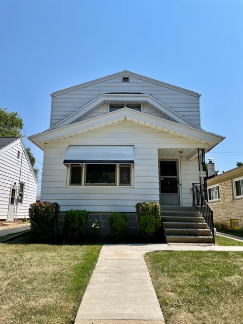 2372 S 77th St