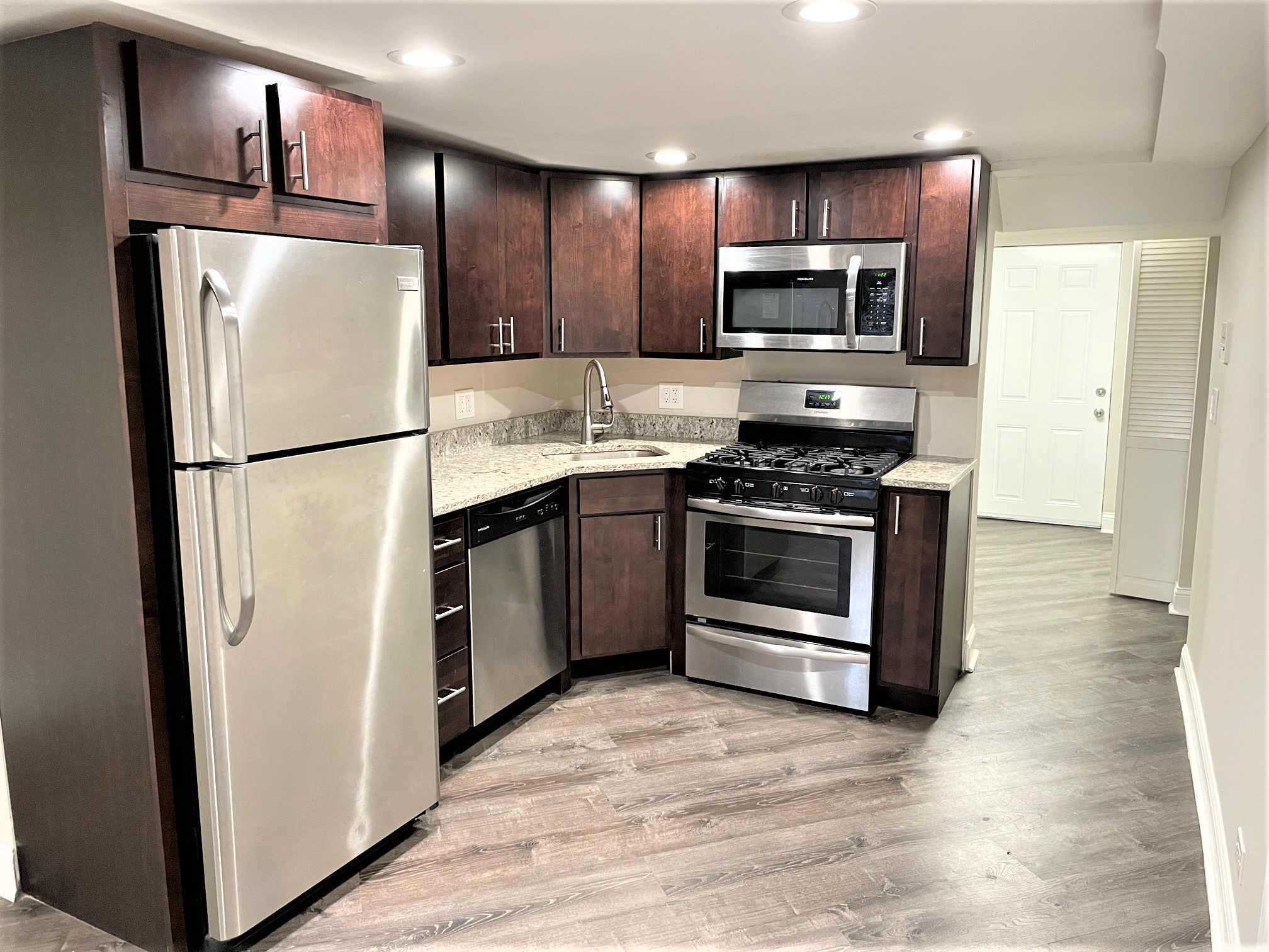 1634 W. Roscoe Street.