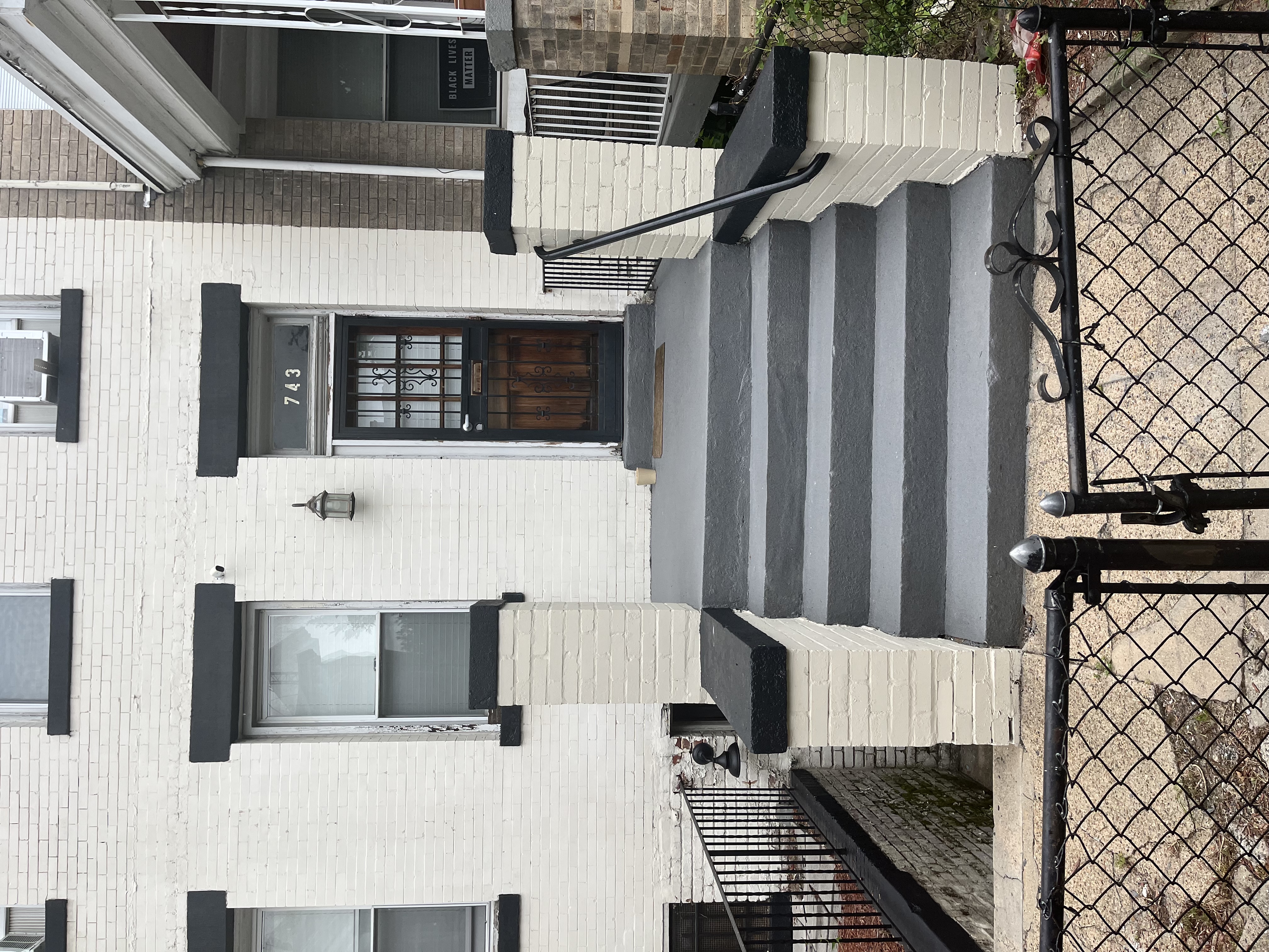 743 Park Rd NW
