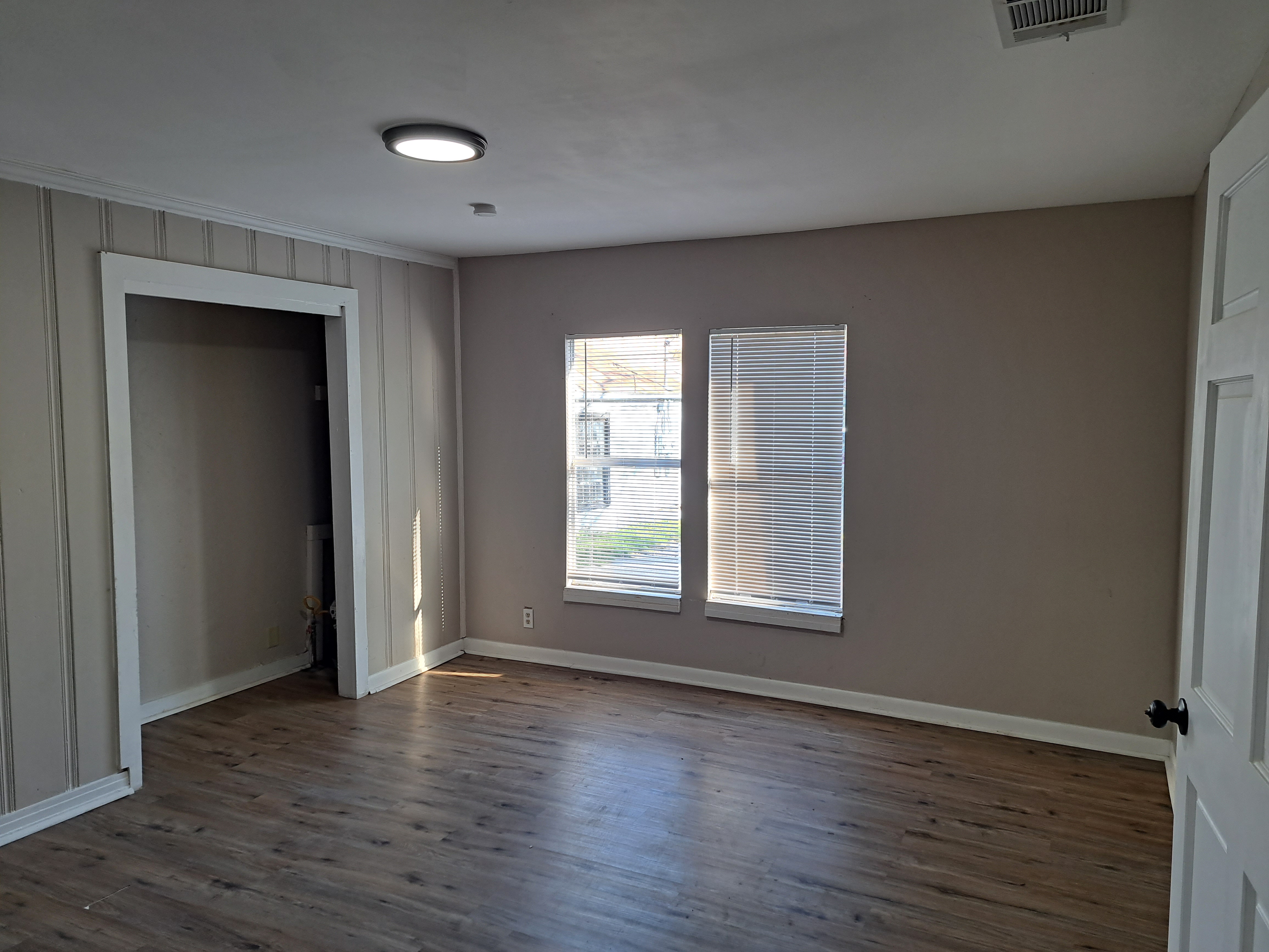 1432 W 5th Ave