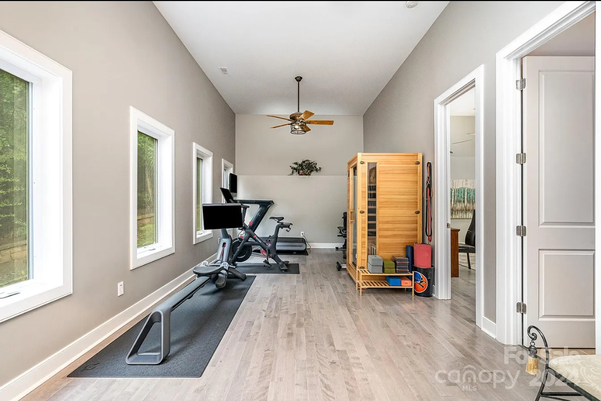 3020 Poplar Hill Rd