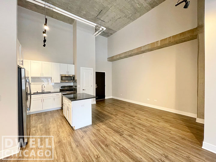 3833 N Broadway
