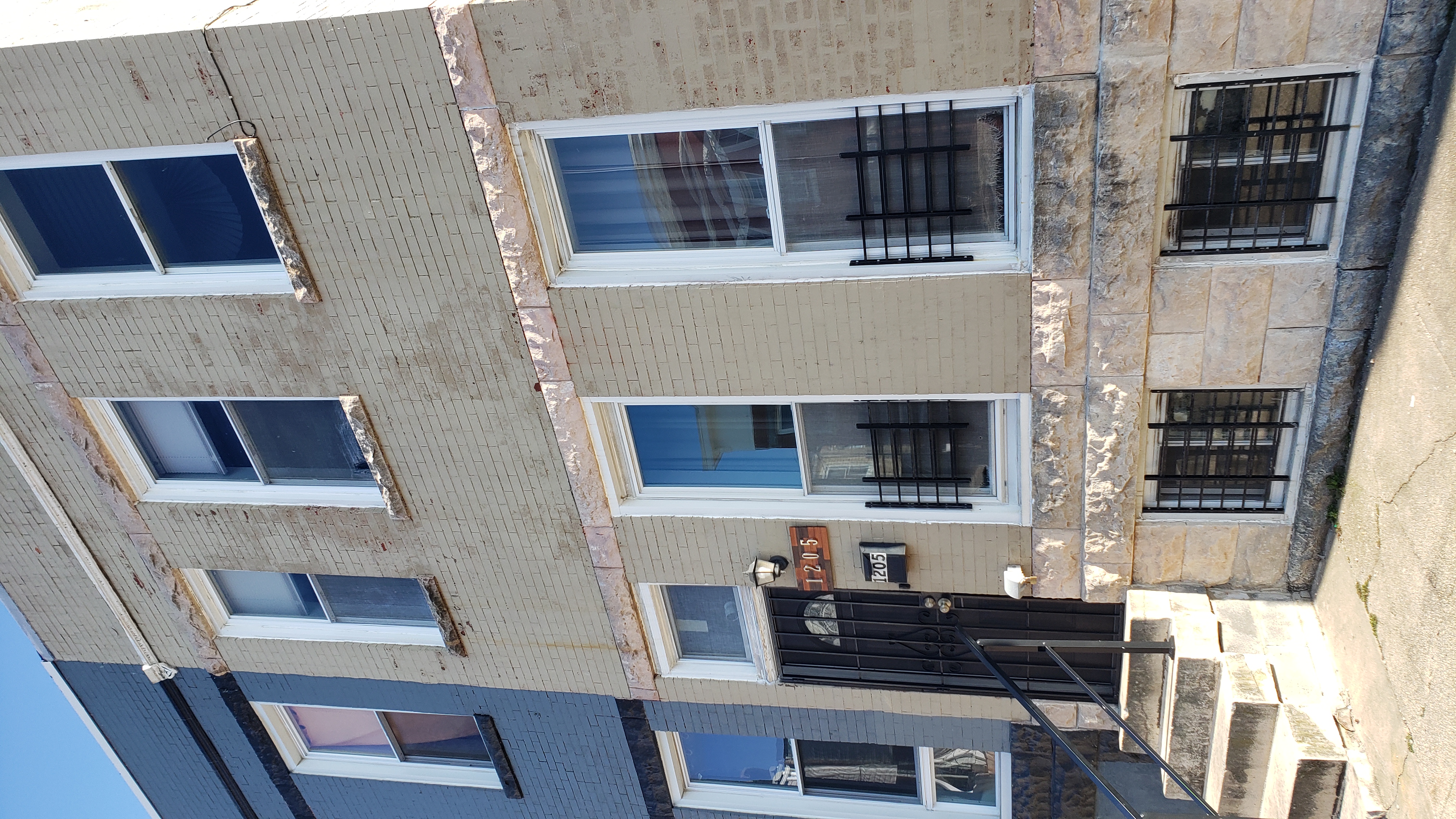 1205 Clendenin Street - Shared Co-Living Room #1