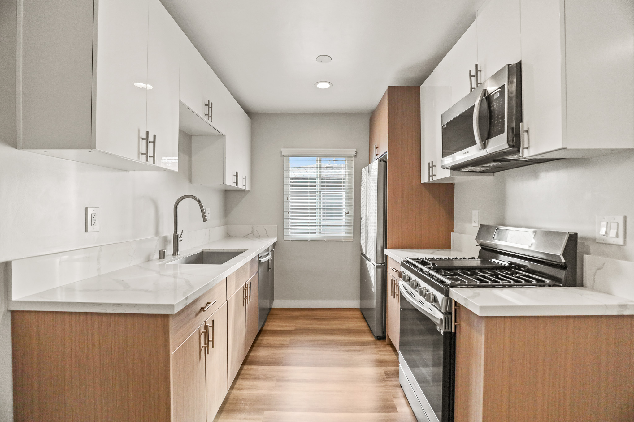 1352 W 36th St