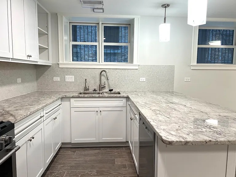 544 W Wellington Ave