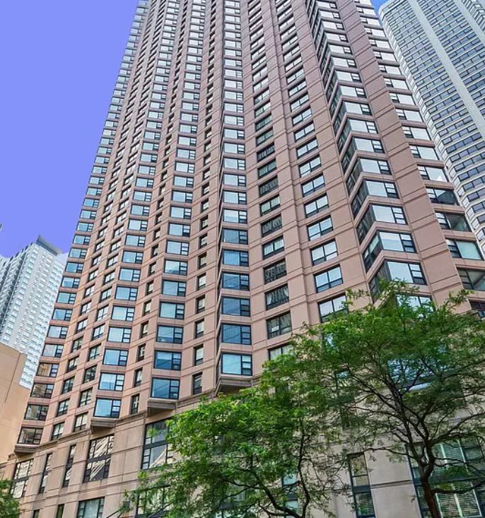 401 East Ontario Street