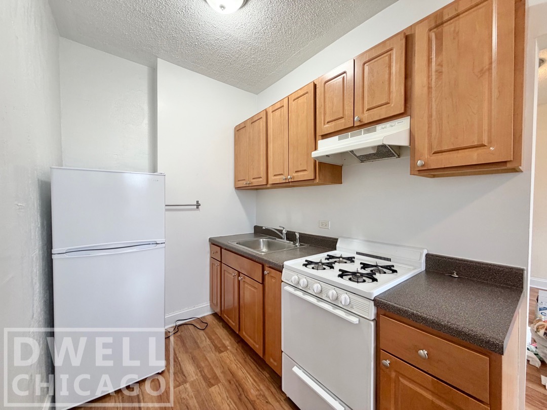 1742 N Humboldt Blvd