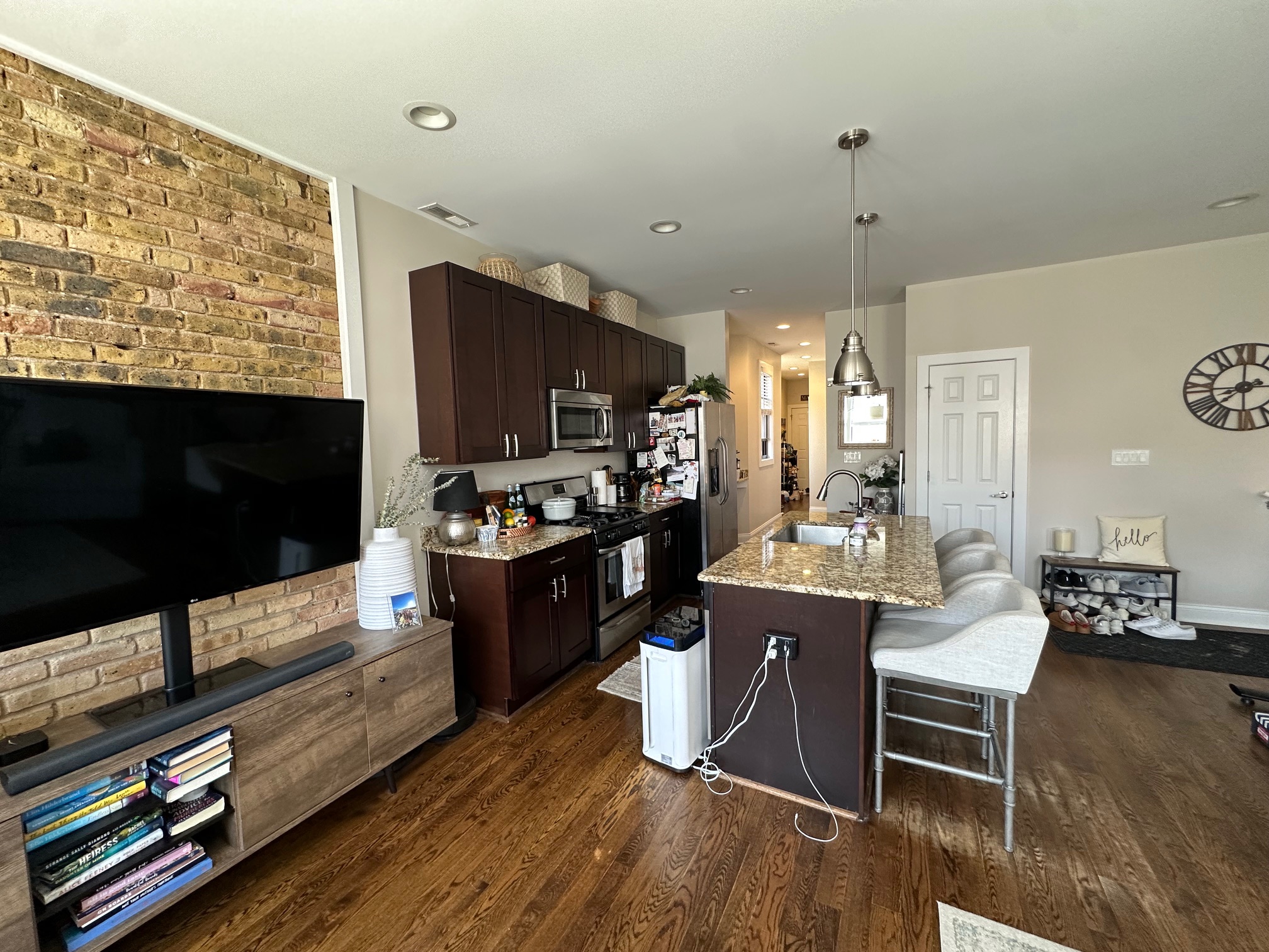 1218 W. Diversey Pkwy.