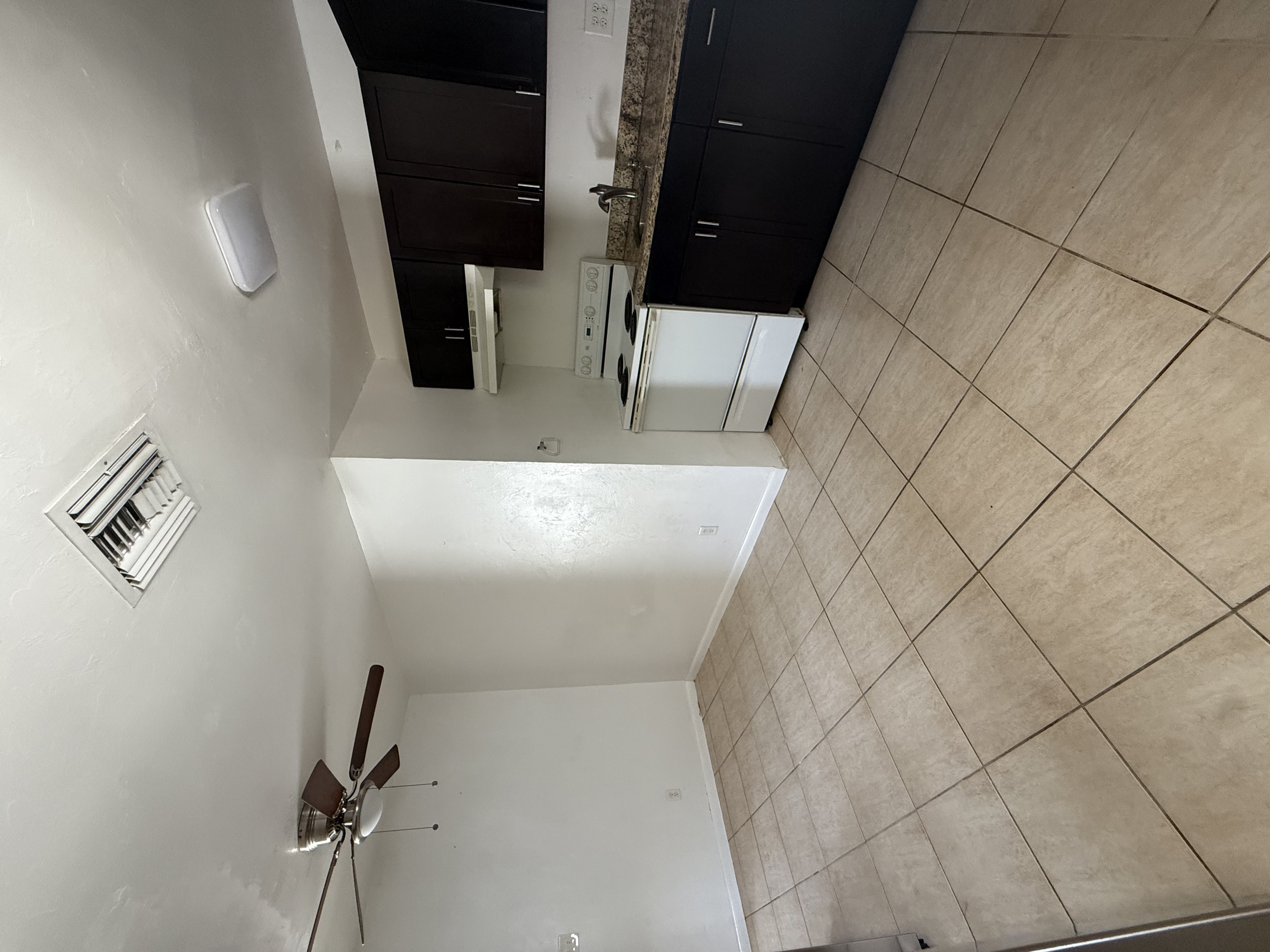 1290 Highlands Dr