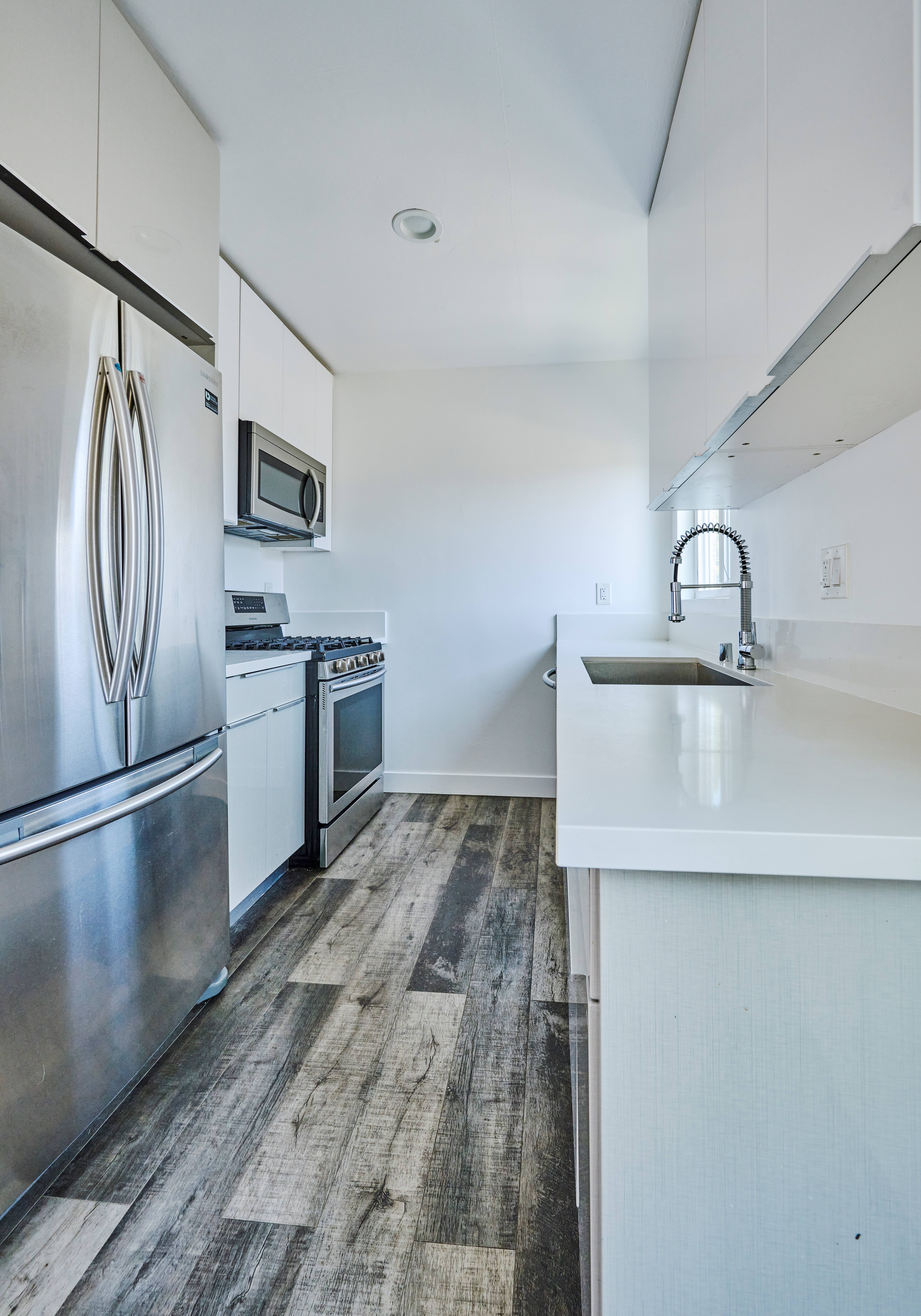 1333 W 36th Pl