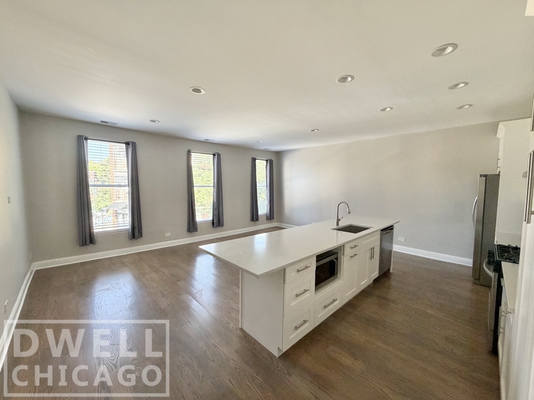 4101 N Lincoln Ave