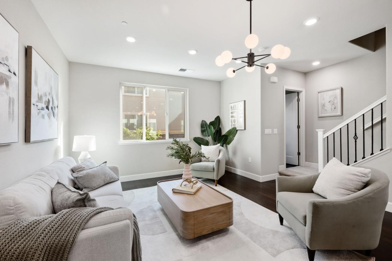 5977 Larkstone Lp