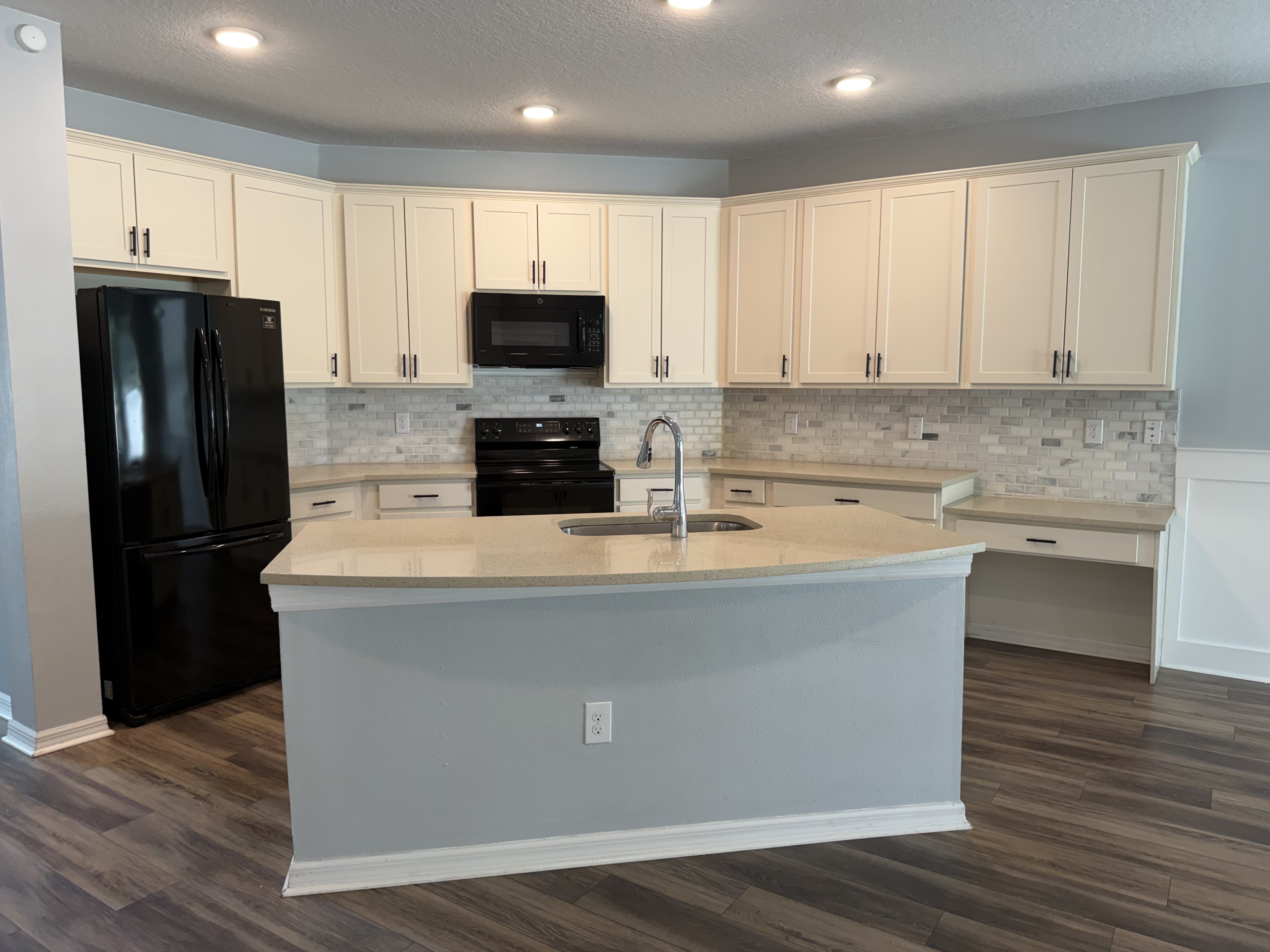 16681 Lagoon Shore Blvd