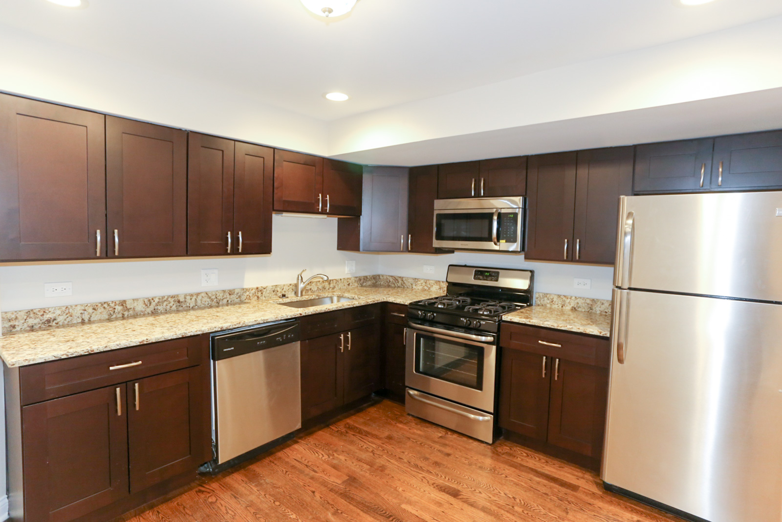 1218 W. Diversey Pkwy.