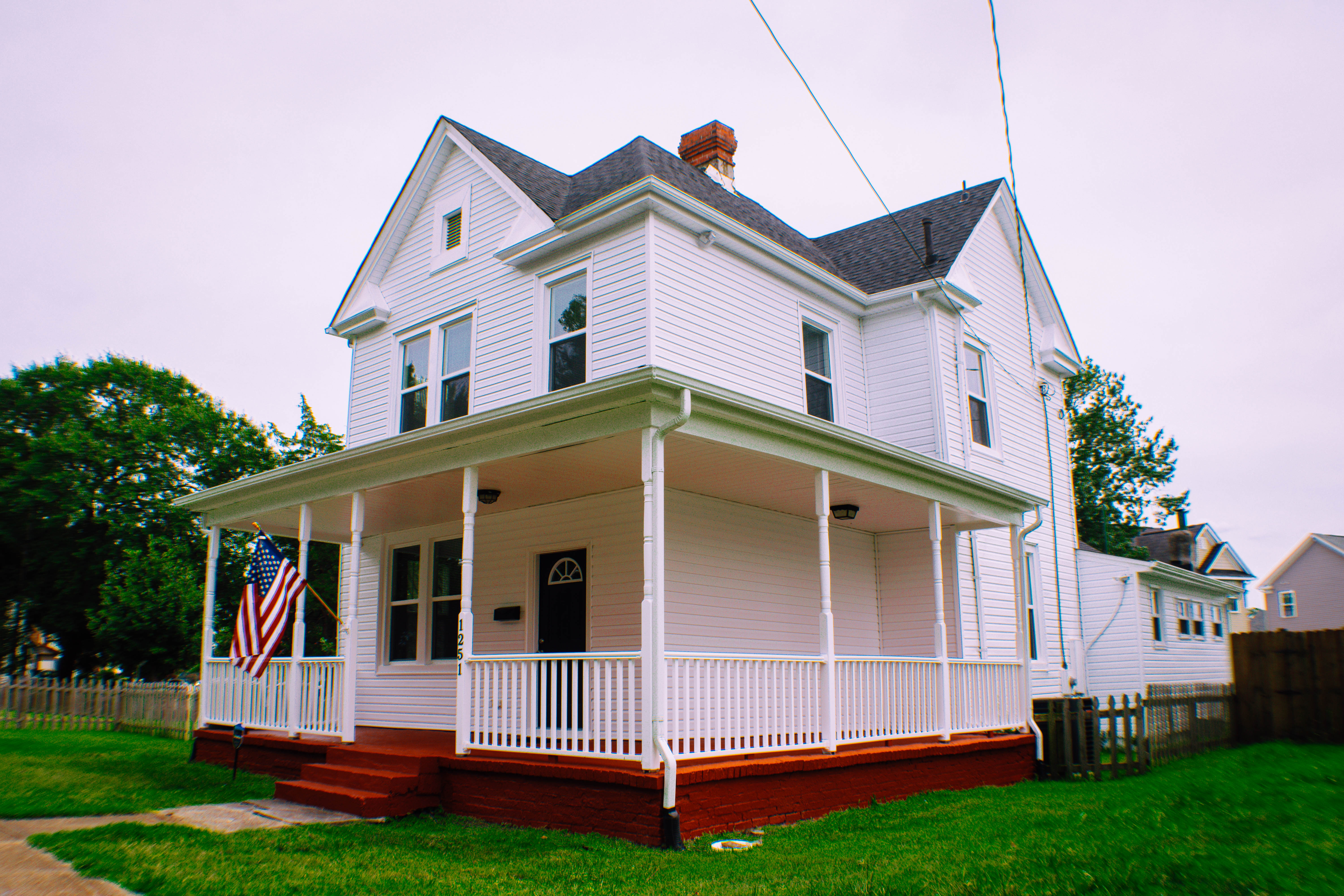 1251 W 27th St