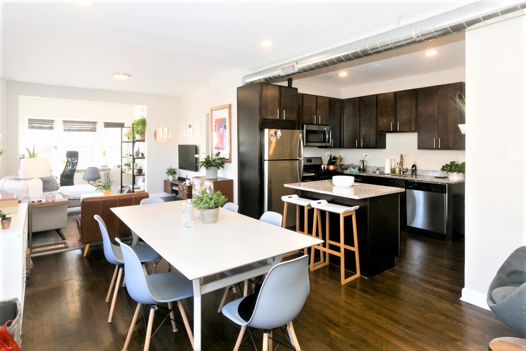 1604 W Berwyn Ave