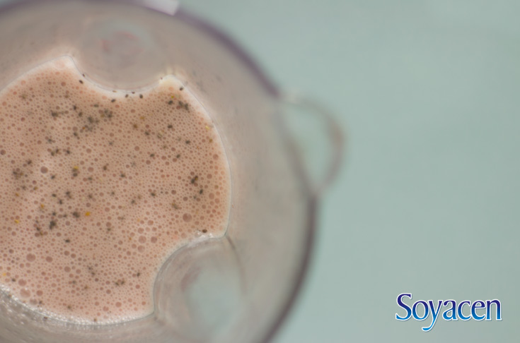 Licuado de Soyacen con fresa y chía.