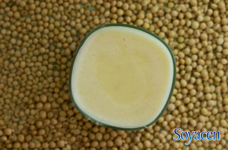 Receta de licuado de plátano y naranja con Soyacen Bebida de Soya | Blog Soyacen | pronacen.com