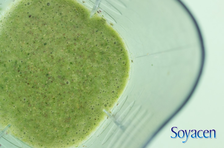 Licuado de Soyacen con kiwi, espinacas y chía.