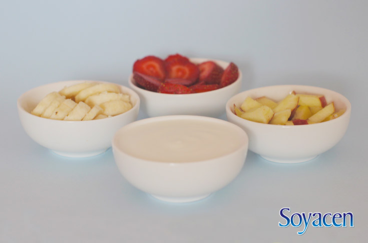 BLOG Soyacen | Smoothie de Soyacen con frutas (manzana, plátano y fresas)
