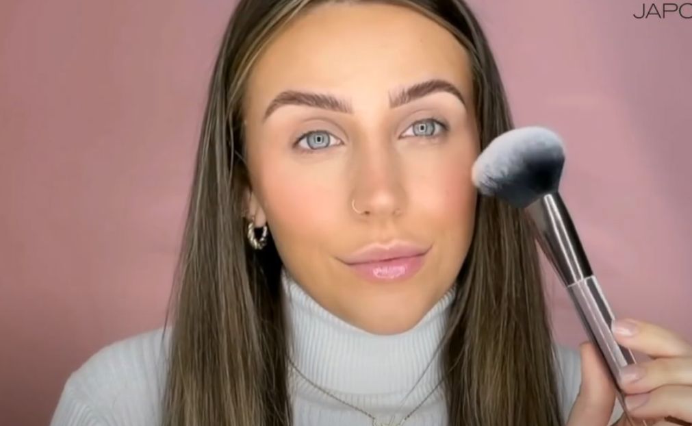 Multi Tasker Powder Brush DIY Tutorial Japonesque