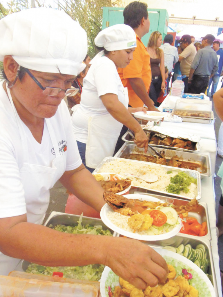 Feria Gastronómica del Mar para obras sociales de la Iglesia en Corinto