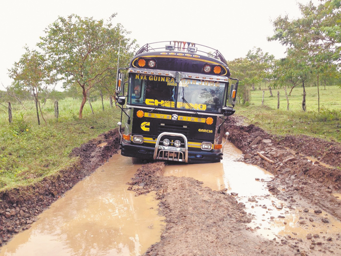 Destruidas las vías de Nueva Guinea