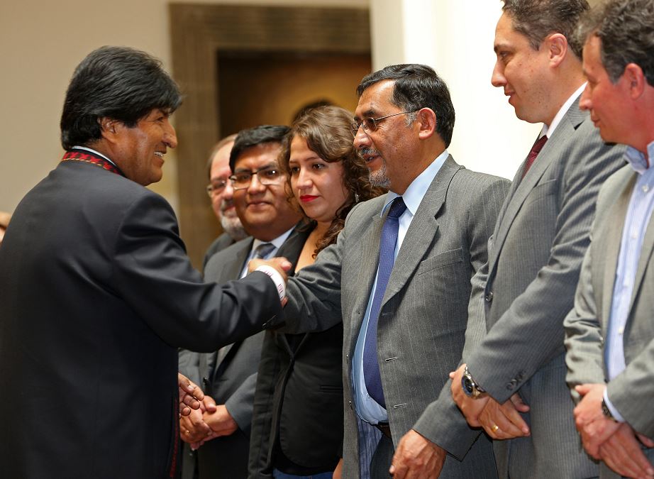 Evo Morales remodela gabinete de ministros en busca de reelección