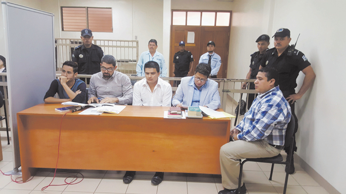 Femicida la bajó del taxi para matarla