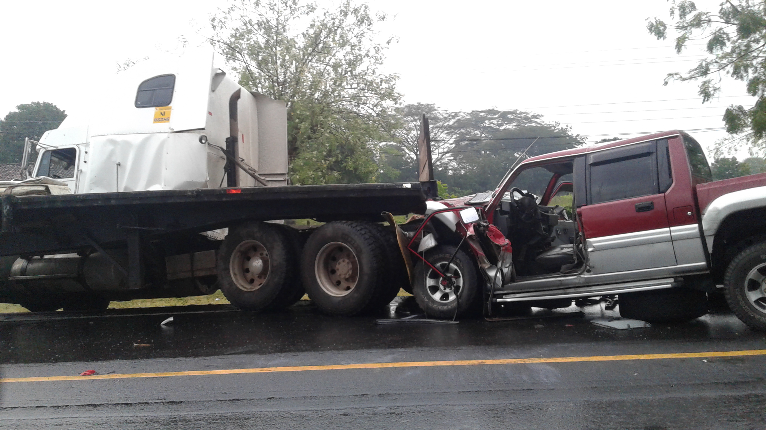 Un cabezal pierde el control y deja cinco lesionados en Chinandega