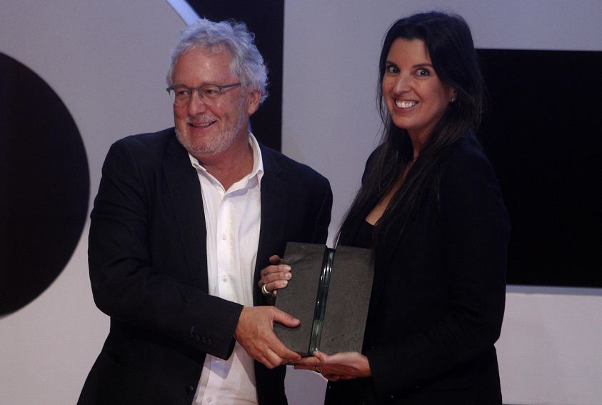 Premian relatos sobre lo femenino, latino y migración a Estados Unidos