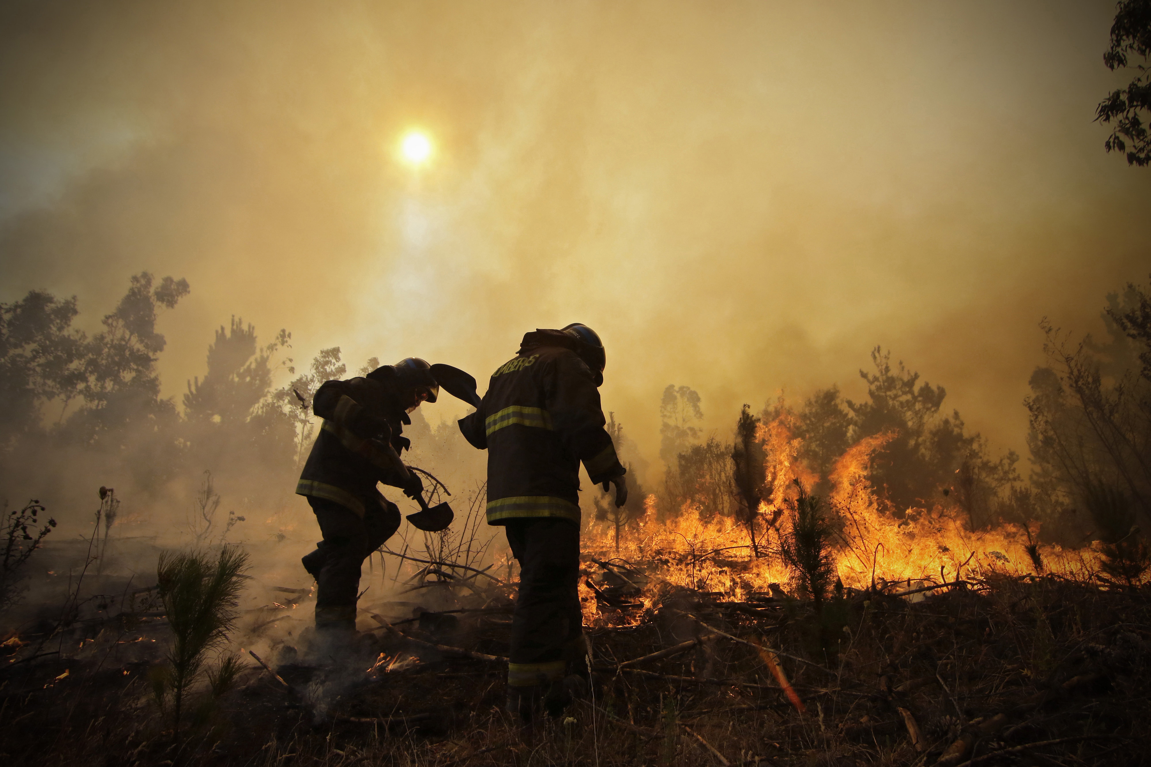 Continúan incendios en Chile