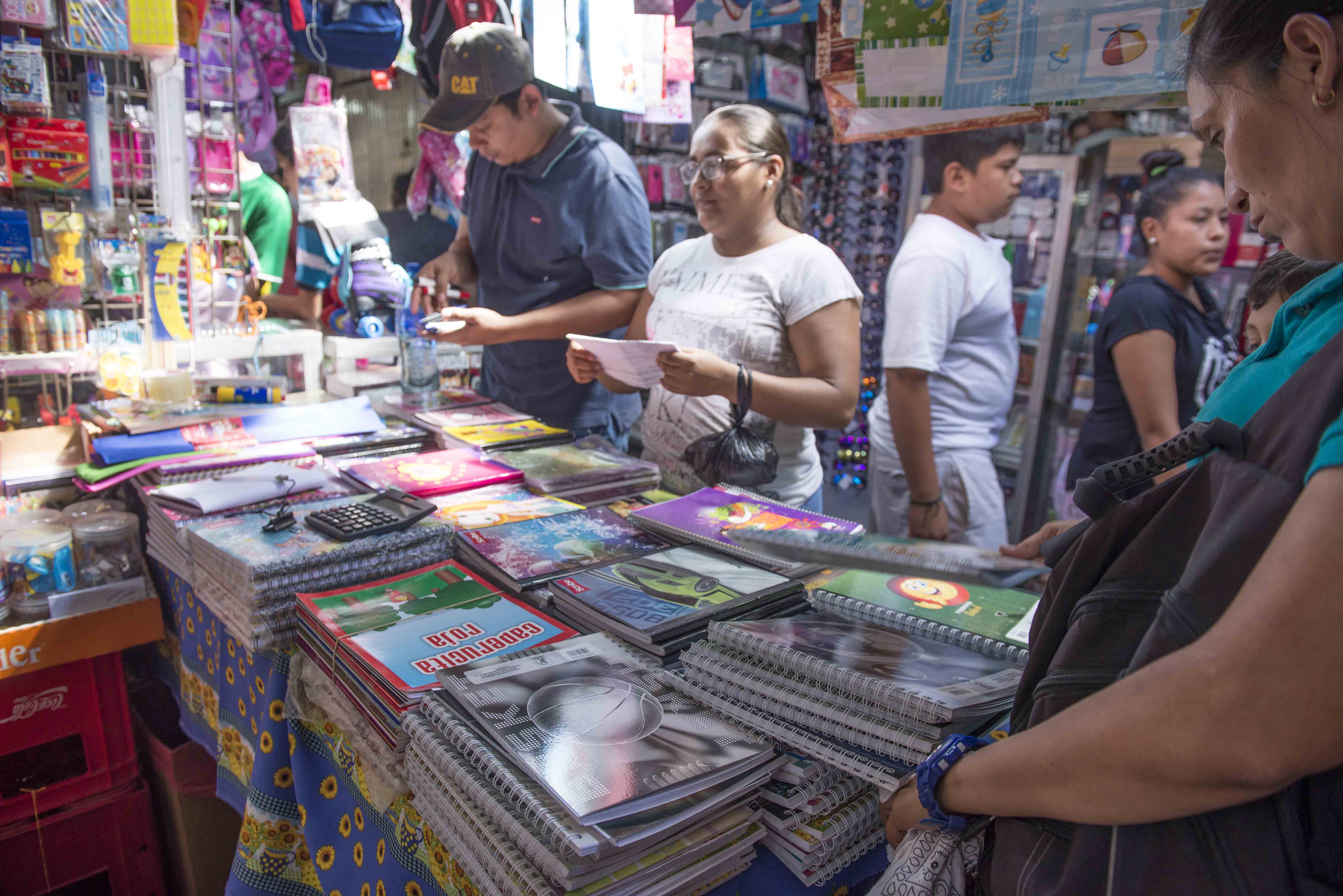Regreso a clases activa el comercio en Nicaragua
