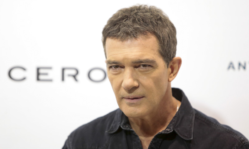 Antonio Banderas se recupera tras sufrir un dolor en el pecho