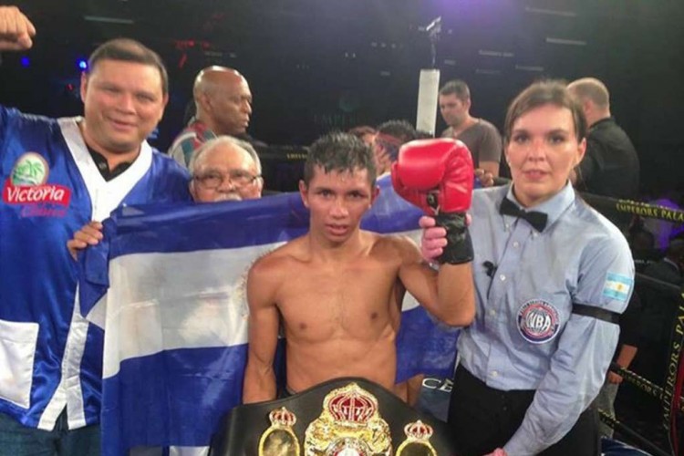 Byron "El Gallito" Rojas se coronó campeón del mundo de las 105 libras de la Asociación Mundial de Boxeo (AMB) en Sudáfrica en marzo del 2016 al vencer a Hekkie Budler. Foto: Archivo.