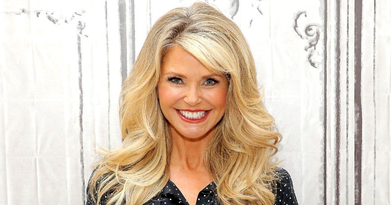 Christie Brinkley se toma la portada de Sports Illustrated