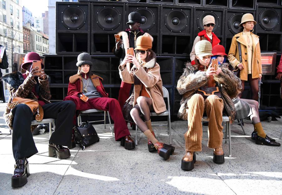 Marc Jacobs cierra la Semana de la Moda de Nueva York con desfile en la calle