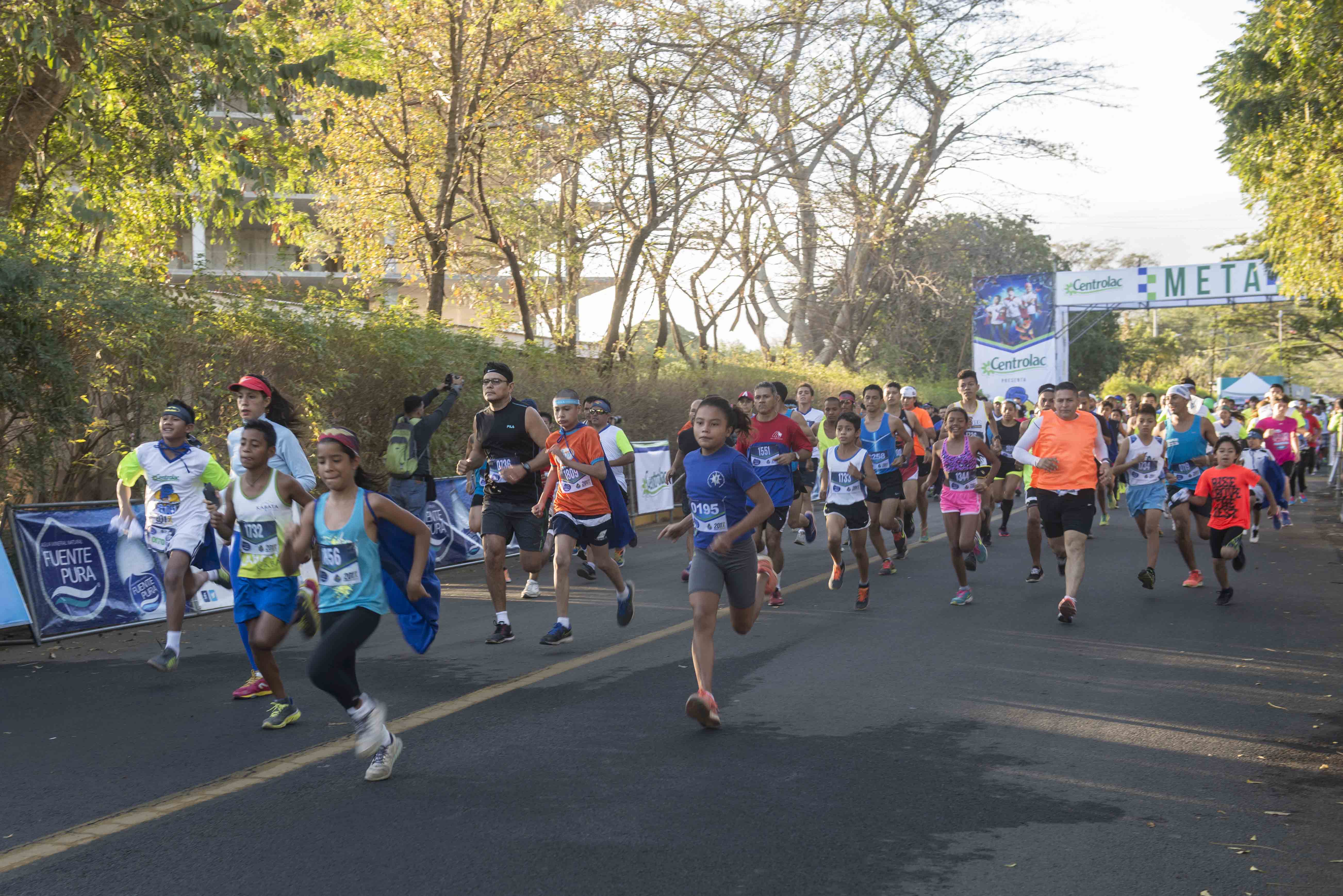 fotos, caminata, niños con cáncer, héroes
