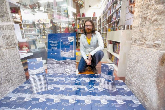 Tom Gauld da a conocer su último cómic Un policía en la luna