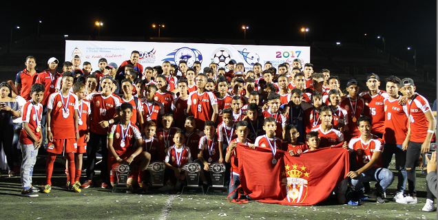 Los miembros del Real Estelí Sub-13, Sub-15, Sub-17 y Sub-19 tras la Final. LAPRENSA/ CORTESÍA / REALESTELÍ