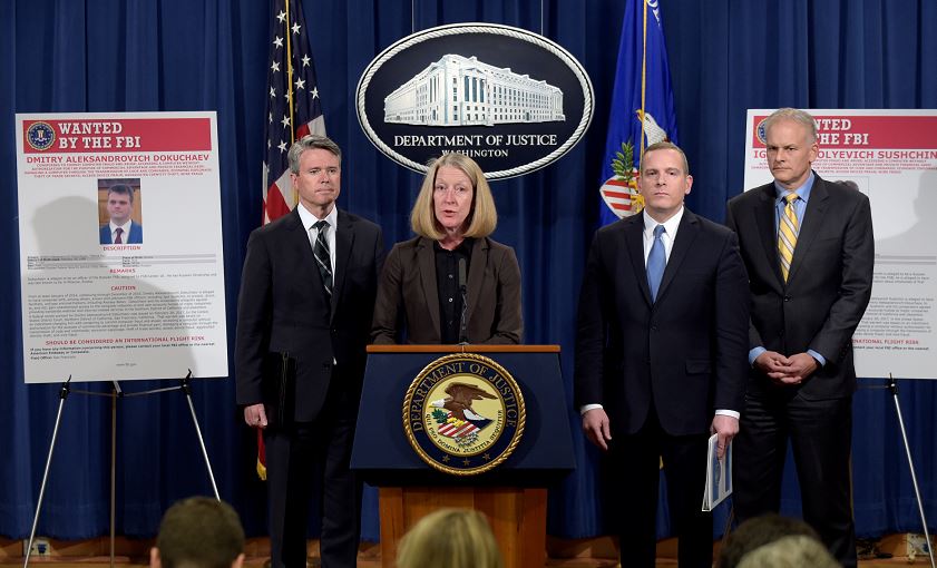 Yahoo, RUSIA, ESTADOS UNIDOS