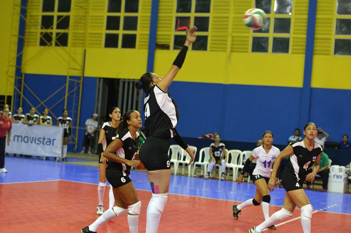 Preselección de Voleibol Femenino gana primer partido de preparación