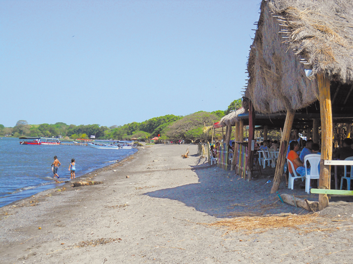 Cruz Roja Nicaragüense en busca de dinero