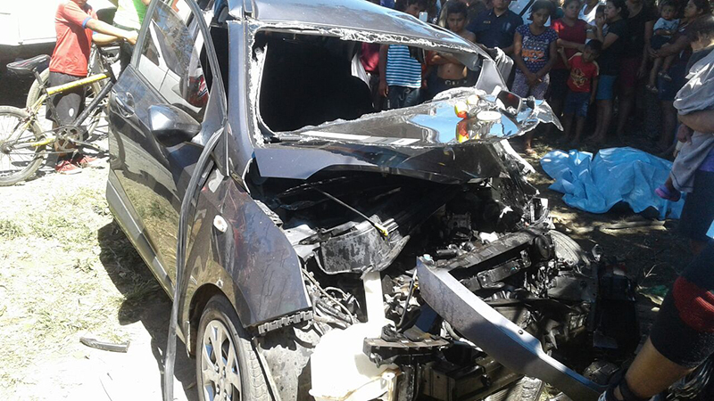 Un muerto y dos lesionados en accidente en Panamericana Sur