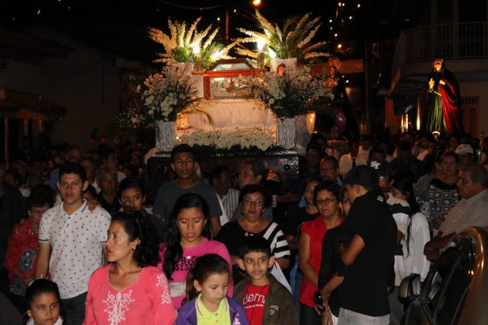 Católicos se desbordan en procesión del Santo Entierro en Matagalpa y Jinotega
